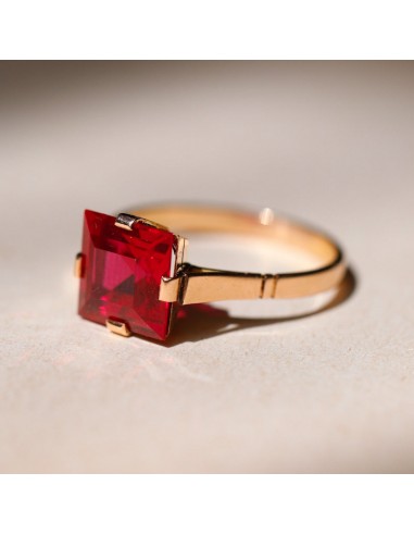 Bague vintage pierre rouge carrée les ctes